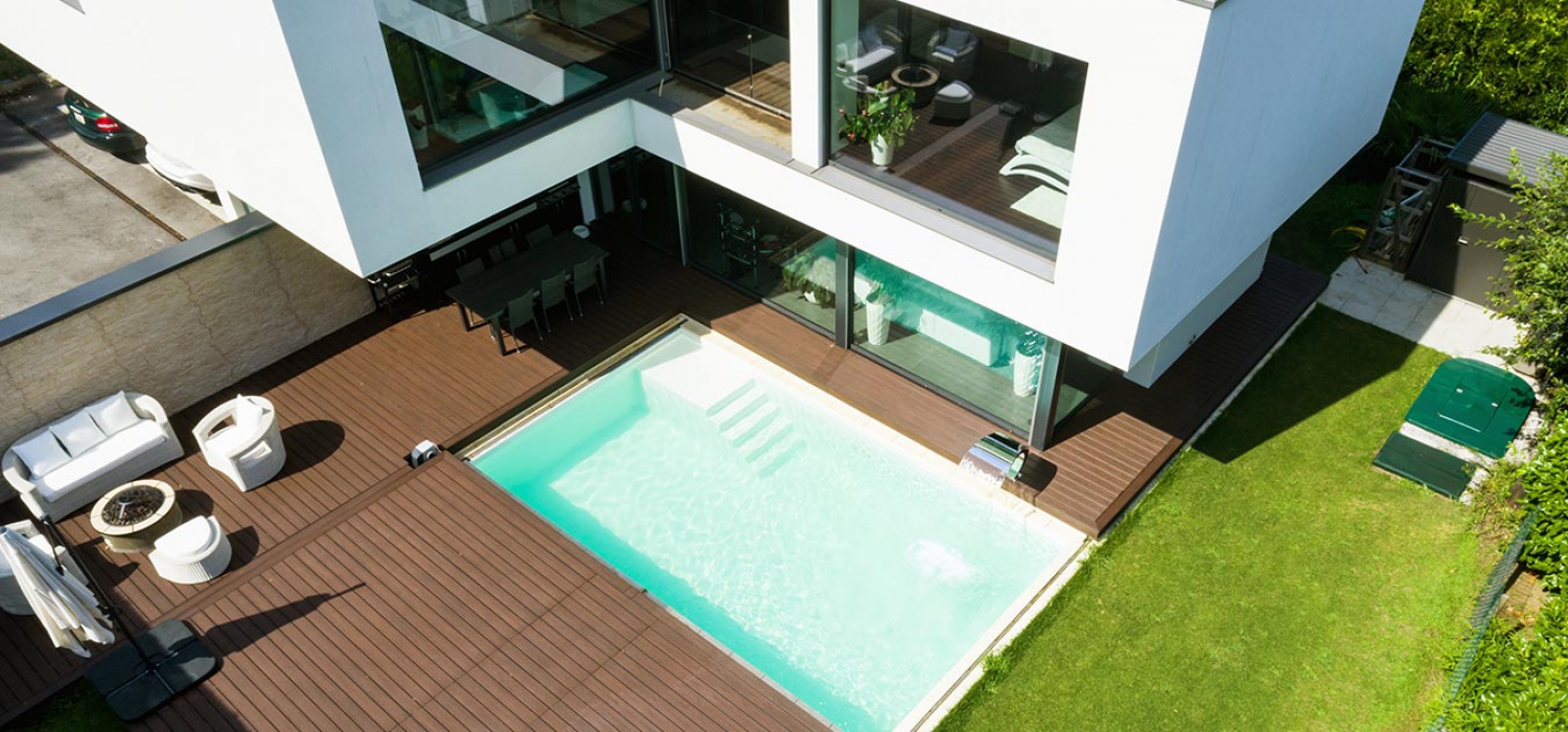 Moderne Villa mit einem Pool