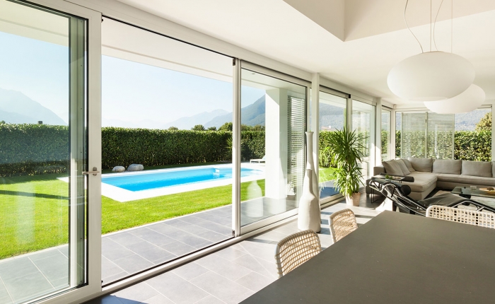 Garden with a swimming pool